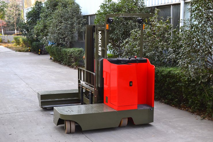 湖南榮洲機(jī)械設(shè)備有限公司,移動式升降平臺價格,湖南升降貨梯,塑料托盤批發(fā),固定式升降平臺,曲臂式升降平臺,汽車尾板,全電動叉車 湖南榮洲機(jī)械設(shè)備有限公司,移動式升降平臺價格,湖南升降貨梯,塑料托盤批發(fā),固定式升降平臺,曲臂式升降平臺,汽車尾板,全電動叉車