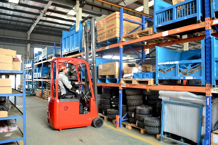 湖南榮洲機械設備有限公司,移動式升降平臺價格,湖南升降貨梯,塑料托盤批發,固定式升降平臺,曲臂式升降平臺,汽車尾板,全電動叉車 湖南榮洲機械設備有限公司,移動式升降平臺價格,湖南升降貨梯,塑料托盤批發,固定式升降平臺,曲臂式升降平臺,汽車尾板,全電動叉車